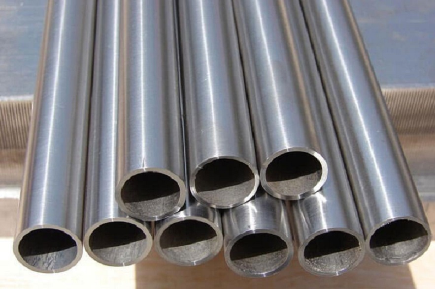 Types_of_Titanium_Tubes_And_Their_Uses-2 A bunch of Titanium Pipes